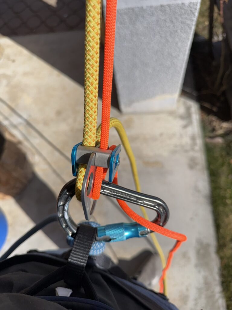 rappel cordelette statique retournement mousqueton 2