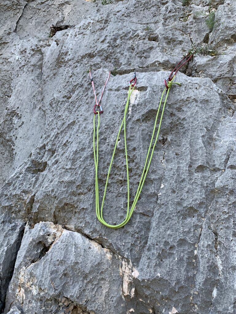 Descente en rappel : la procédure étape par étape